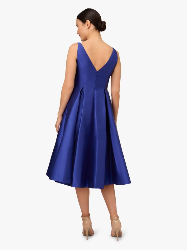 Women's Sleeveless Mid-Length Party Dress with V-Back