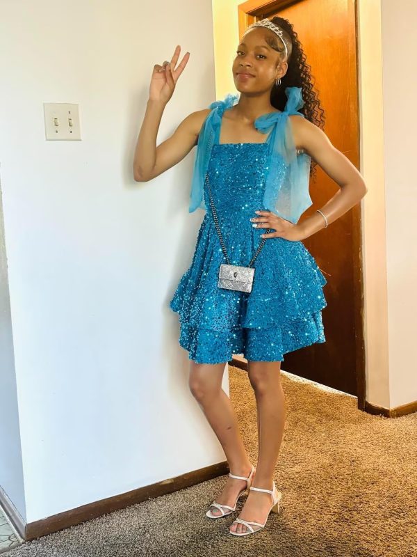 Sparkly Sequin Short Homecoming Dresses 2025 Spaghetti Strap Sequin Prom Dress Bow Cocktail Party Dress RO257